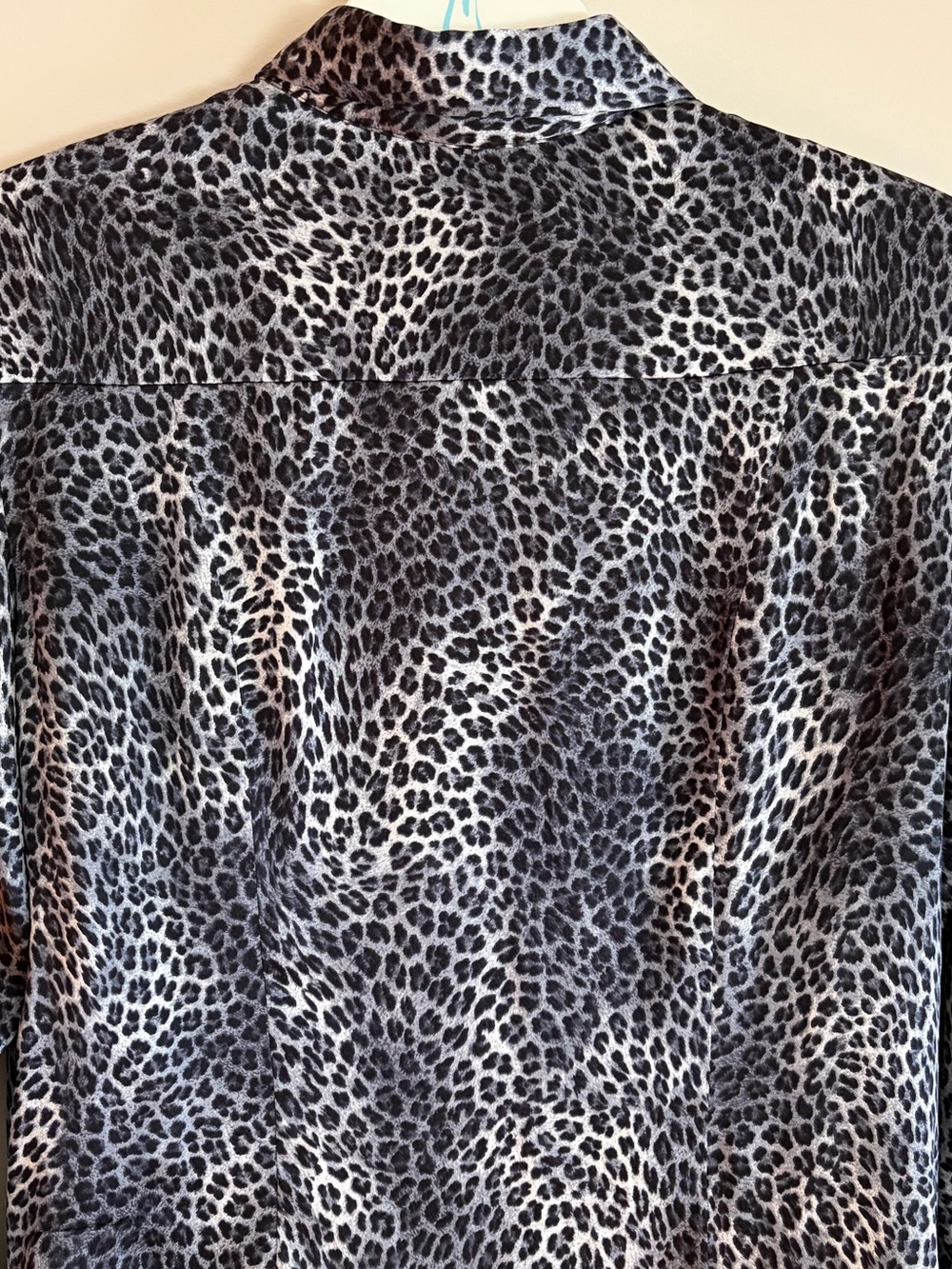 Guess by Marciano size small leopard blouse - Picture 9 of 12